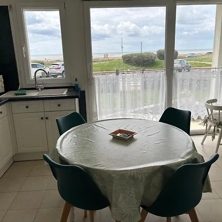 En Résidence Face Avec Parking